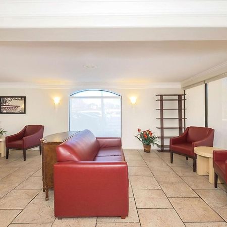 Days Inn By Wyndham Neptune Beach Jacksonville Beach Exteriör bild