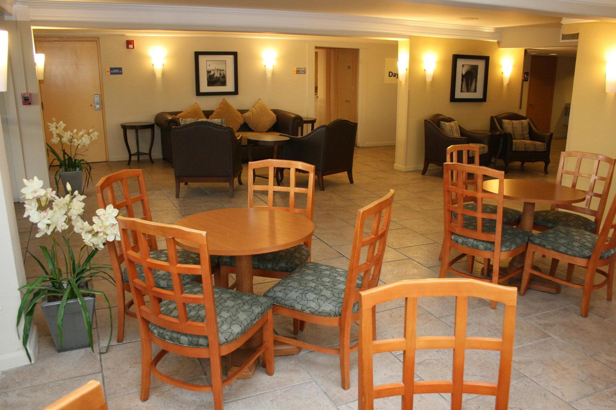 Days Inn By Wyndham Neptune Beach Jacksonville Beach Exteriör bild